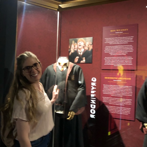 Meet your Posher, Helen Esther - Picture 2 of 5